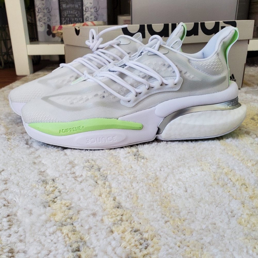 NEW Adidas Alphaboost V1